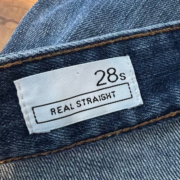 Gap Real Straight Jeans Womens Size 28S Midrise Distressed Faded‎ Wash Short - Picture 2 of 7